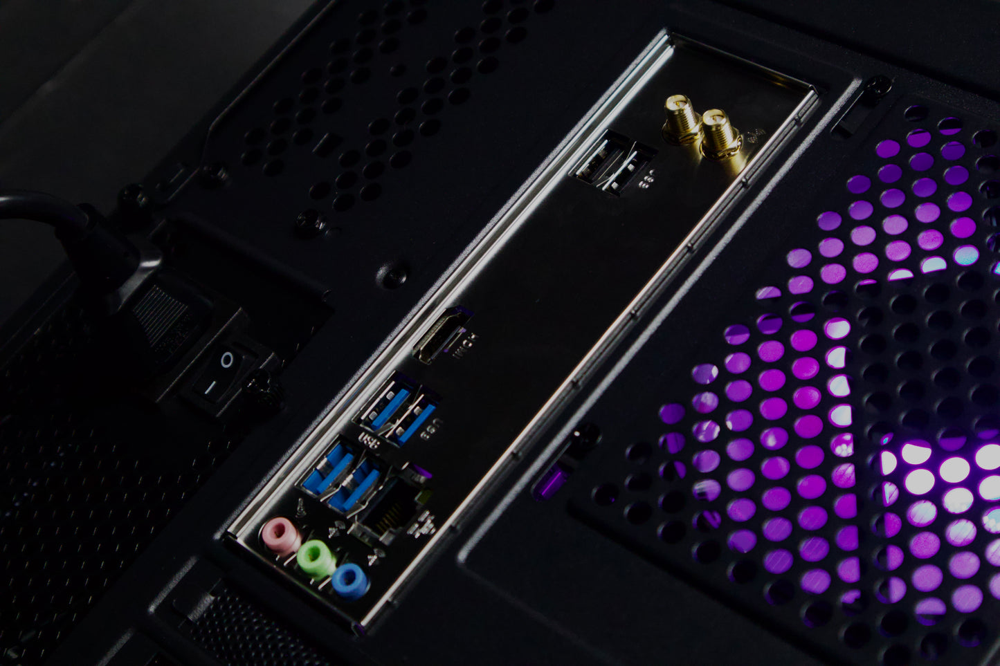 RX 6700XT // Ryzen 5 5600 // 32GB DDR4 // 1TB NVMe